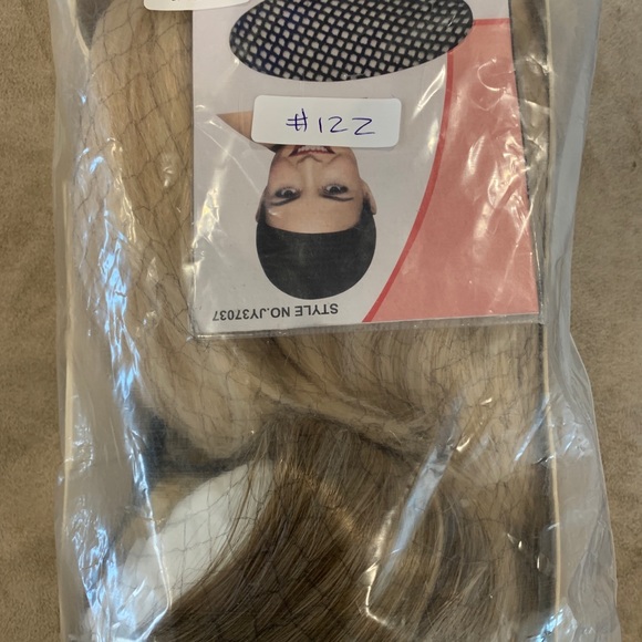 New Silk Medium Length Blonde Wig #122 - Picture 8 of 8